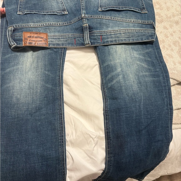 Silver Jeans Men's Relaxed Fit Denim
